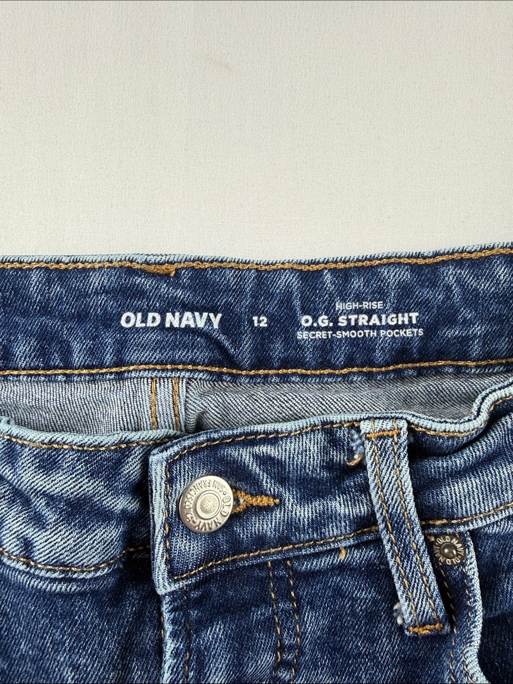 Old Navy High Rise OG Straight Jeans Cropped Straight Leg Size 12 - Picture 5 of 7